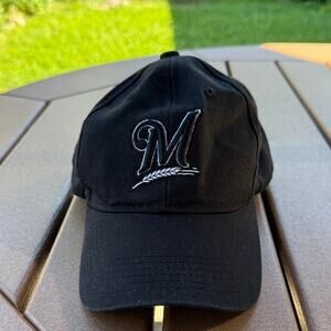 Milwaukee Brewers Black Baseball Cap with Embroidered Logo Melonwear